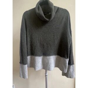 Knyt & Lynk 100% Cashmere color block Sweater Olive and Grey Size M